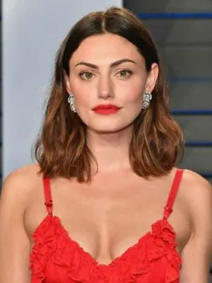 Who Is Phoebe Tonkin Dating? Details on Her Love Life