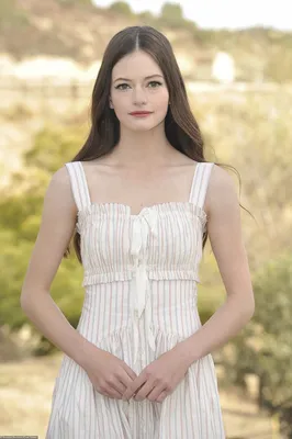 Pin by Кева Иванова on ○Mackenzie Foy | Маккензи Фой○ | Mackenzie foy,  Fashion, Celebrity outfits