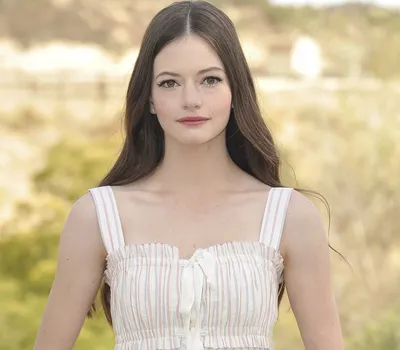 Маккензи Фой - Mackenzie Foy фото №1114522 - Mackenzie Foy – 2018 CFDA  Vogue Fashion Fund Awards