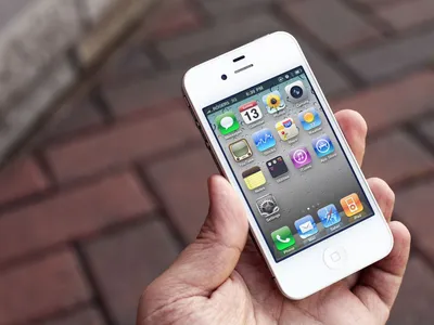 iPhone 4 through the ages: From 'antennagate' to iOS 7 (pictures) - CNET