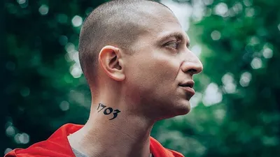 OXXXYMIRON - «С возвращением, Мироша! Скандал, который стоил 10-ти лет  рефлексии. Кто сказал, что рэп не может быть высокоинтеллектуальным? За что  Оксимирон получил \"леща\"? Собираем слухи и сплетни, чтобы составить свой  фоторобот. »