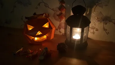 Изготовление поделки из тыквы на хэллоуин | Премиум Фото