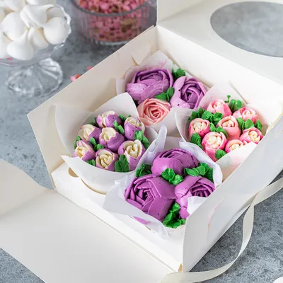 Капкейки с цветочным декором – купить за 1 600 ₽ | Кондитерская студия LU  TI SÙ торты на заказ