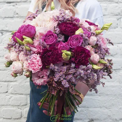 Купить букет из роз, гортензий и диантуса в Москве по приятной цене -  Студио Флористик