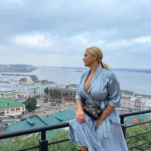 41-летняя актриса Ирина Пегова похвасталась шоколадным загаром - KP.RU