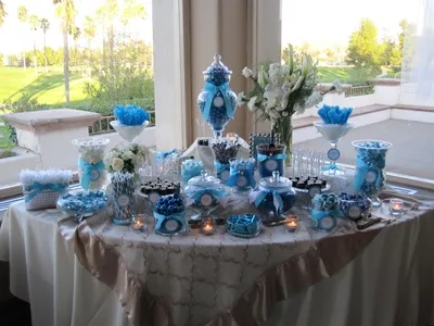 Фото: Кенди-бар. Свадебный сладкий стол.. Свадебный торт Арт-студия  Пикассо. Свадебный банкет - Свадьба.ПРО
