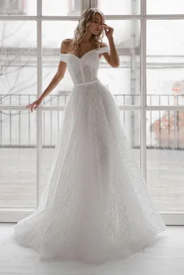 Сверкающее классическое свадебное платье купить в Москве