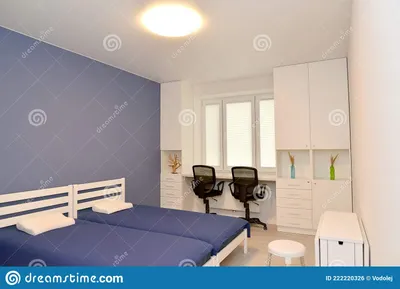 белая мебель в интерьере современной спальни Стоковое Фото - изображение  насчитывающей ð½ðµð¹ñˆðµ, ñ ð°ð¼oð¼oð: 222220326