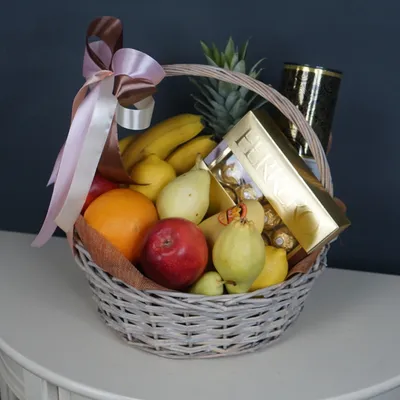 Корзины с фруктами купить в Новороссийске с доставкой в интернет магазине  цветов Роз Новоросс