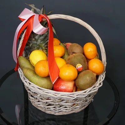 Корзины с фруктами купить в Геленджике с доставкой в интернет магазине  цветов Роз Новоросс