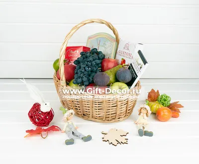 Корзинки с фруктами и ягодами | Обои для телефона