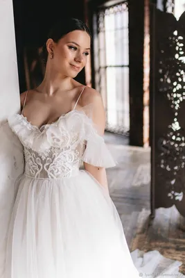Блестяще воздушное свадебное платье на утягивающем корсете с воланами –  купить онлайн на Ярмарке Мастеров – S9J1GRU | Платья свадебные,  Санкт-Петербург