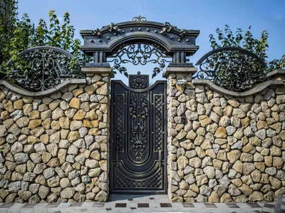 Ворота из камня - 55 фото