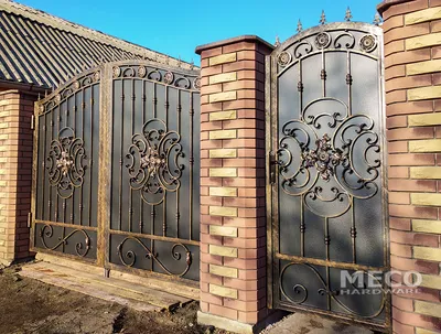 Красивые декоративные металлические элементы кованые ворота из кованого  железа. | Премиум Фото