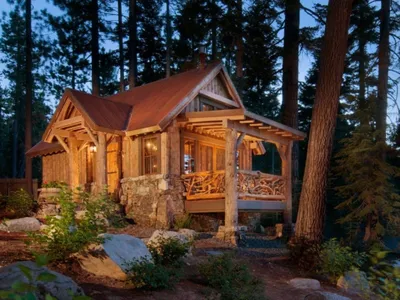 Деревянный дом в лесу - 70 фото