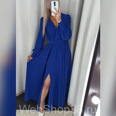 Синее вечернее платье в пол с разрезом и рукавами