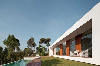 Красивый одноэтажный дом в Испании - фото