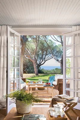 Душевный дом на побережье в Испании 〛 ◾ Фото ◾ Идеи ◾ Дизайн | Planete  deco, Salle en plein air, Deco