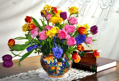 Фотографии Букеты Розы Цветы Ваза Белый фон | Anniversary flowers, Flower  arrangements, Flower delivery