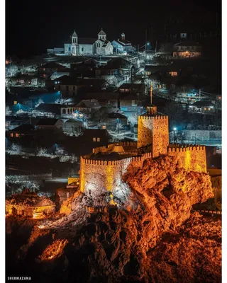 Ресторан Грузинской Кухни - Крепость Рабат (груз. Rabati Castle, груз.  რაბათის ციხე) является главной достопримечательностью грузинского города  Ахалцихе или, если называть её правильно, Ахалцихская крепость. Она  расположена в довольно ...