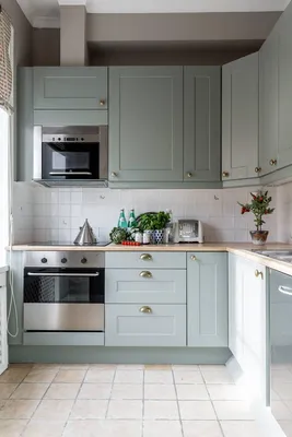 Кухня в стиле современная классика цвет фасадов серо зелёная по выгодным  ценам от «Алька Мебель» - 916216222