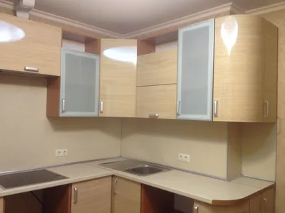 Угловая кухня с встроенным холодильником \"Корона\" (пример 293)