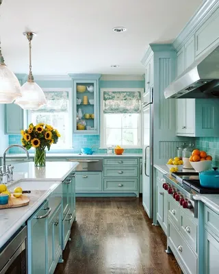 Идеи дизайна кухни в бирюзовом цвете — фото реальных интерьеров и советы |  SALON