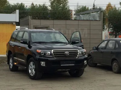 Тойота Ленд Крузер 2014 в Челябинске, Продам Крузак 200 комплектация  полнейшая Браунстоун 7 мест, пробег 10000 км, 4.5 литра, цена 4.5 млн.руб.,  дизельный, акпп