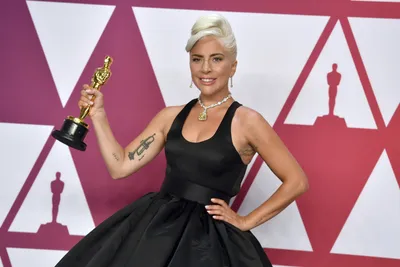 Леди Гага удостоена \"Оскара\" в номинации \"Лучшая песня\"