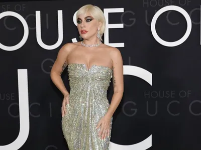 Русская Леди Гага: Жанна Агузарова шокировала зрителей своим голосом и  короткими шортами
