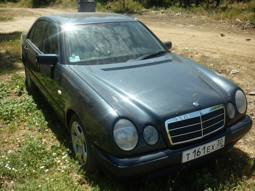 Mercedes Benz очкарик