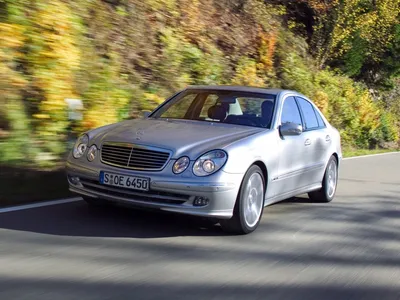 File:Mercedes-Benz E 240 Classic (W 211) – Frontansicht, 7. Juni 2011,  Mettmann.jpg - Wikimedia Commons