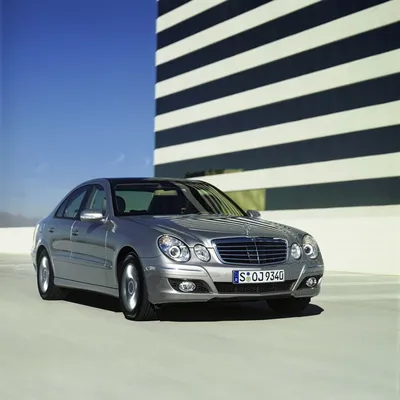 History of the Mercedes-Benz E-Class | Evolution of the luxury saloon