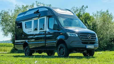 Немцы превратили Mercedes-Benz Sprinter в дизайнерский кемпер за 100 тысяч  евро - читайте в разделе Новости в Журнале Авто.ру