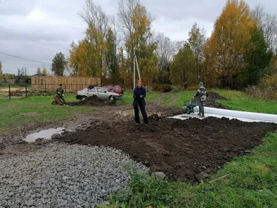 В деревне Тверской области жители строят дорогу своими руками - ТИА