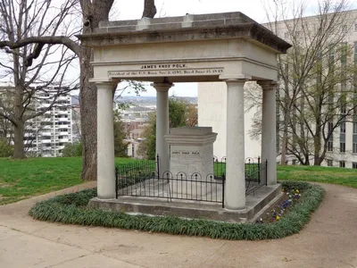 Pin by Mariah Silvie on U.S. President Gravesites | Nashville, Tennessee,  Cemetery headstones