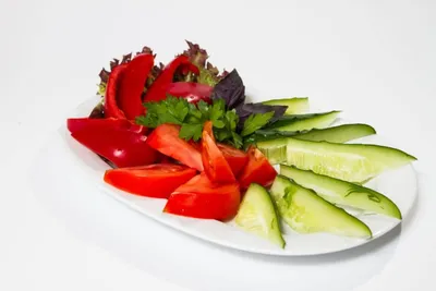 Салат из огурцов и помидоров – отечественные витамины: рецепт с фото и видео