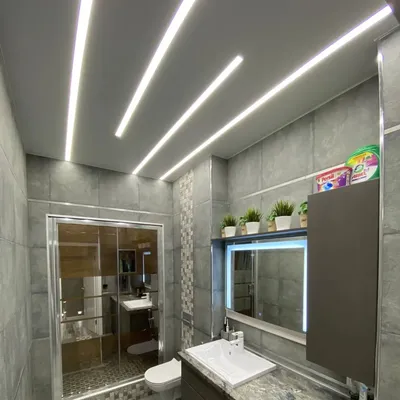 Натяжной потолок со световыми линиями в ванной комнате - Натяжные потолки в  Челябинске от компании \"Смарт\"