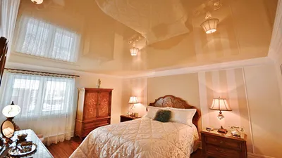 Натяжные потолки в интерьере спальни