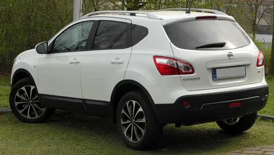 File:Nissan Qashqai 2.0 dCi Tekna (Facelift) – Heckansicht, 3. April 2011,  Wülfrath.jpg - Wikimedia Commons