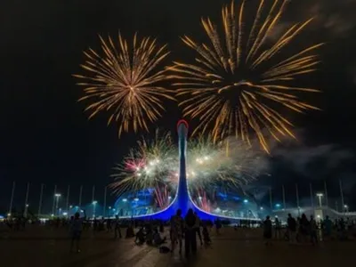 Салют на Новый год в Сочи 31 декабря 2021-2022: праздничные фейерверки  пройдут во всех районах города - KP.RU