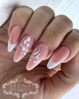 lenochka_pisareva_nails ⠀ ⠀ ⠀ ○○○○○ #красивыеногти #дизайнногтей  #идеальныеблики #идеальныйманикюр #вензеля #вензелянаногтя… | Classic  nails, Nail art, Bridal nails