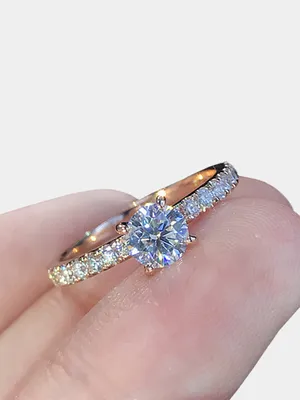 Обручальное кольцо с \"бриллиантом\"/ Кольцо с камнем за 239 ₽ купить в  интернет-магазине KazanExpress