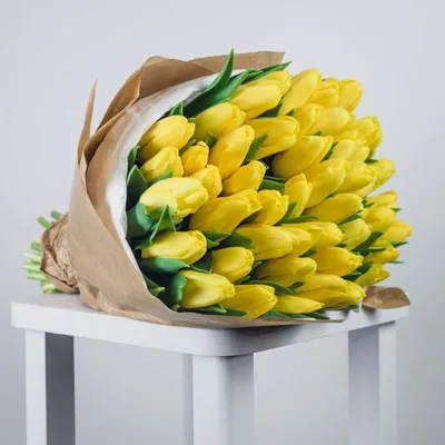 Купить Букет из 51 желтого тюльпана | VIAFLOR