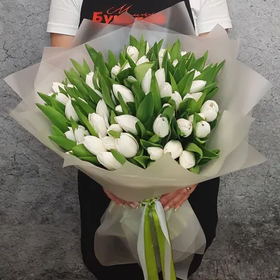 Большой букет белых тюльпанов – купить с бесплатной доставкой в Москве