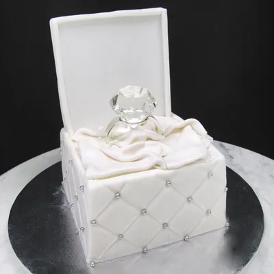 Одноярусный свадебный торт с кольцами купить в Москве