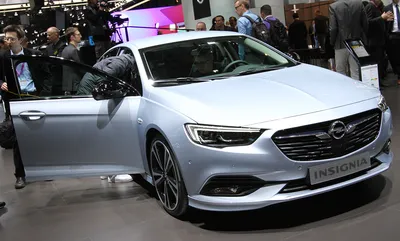 Vauxhall Insignia Grand Sport 2.0 Turbo 4x4 2017 первая поездка Autocar