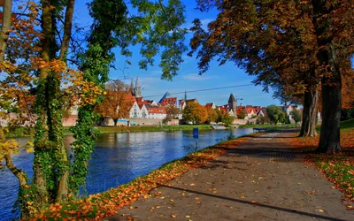 Обои Германия, Бавария, город, дома, река, дорога, деревья, осень 1920x1200  HD Изображение