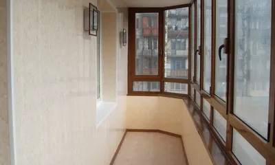Остекление балкона деревянными окнами