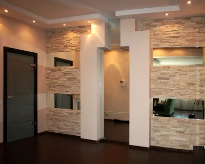 Отделка стен в квартире декоративным камнем и обоями (56 фото): в  интерьере, применение, как выложить в гостиной, ниша